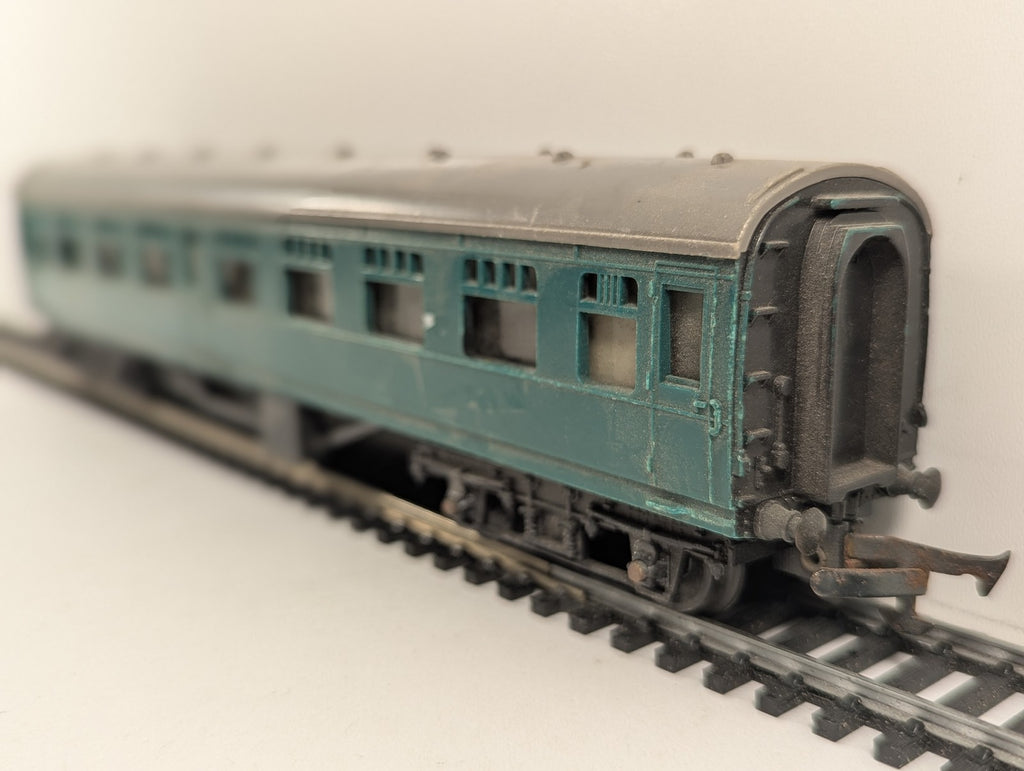 Tri-ang OO Gauge Suburban Composite Coach Passenger Coach S1507S