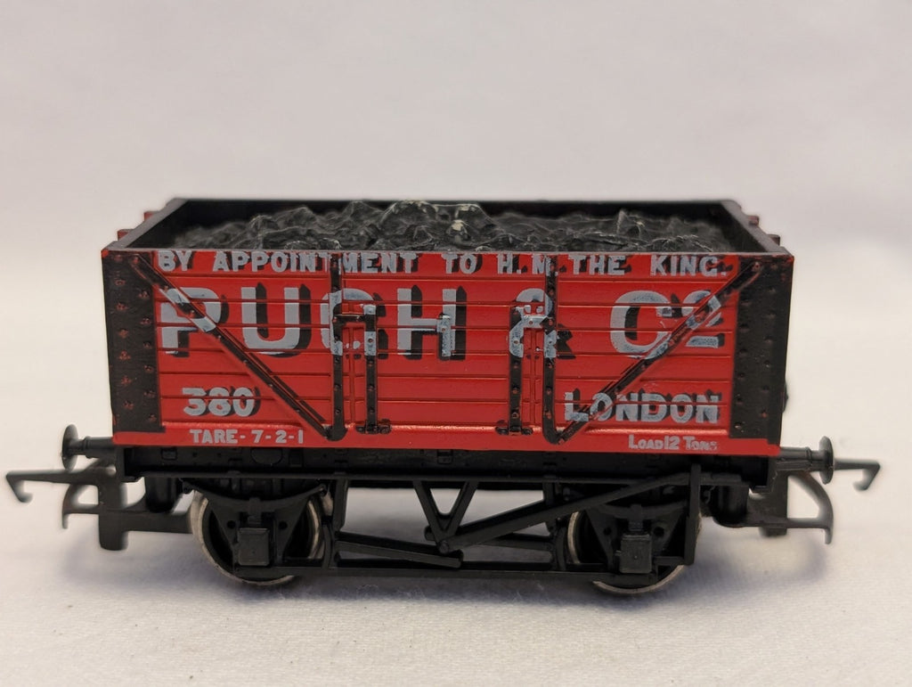 Hornby OO Gauge Pugh & Co 7 Plank Wagon Goods Wagon 380 Pugh & Co Red