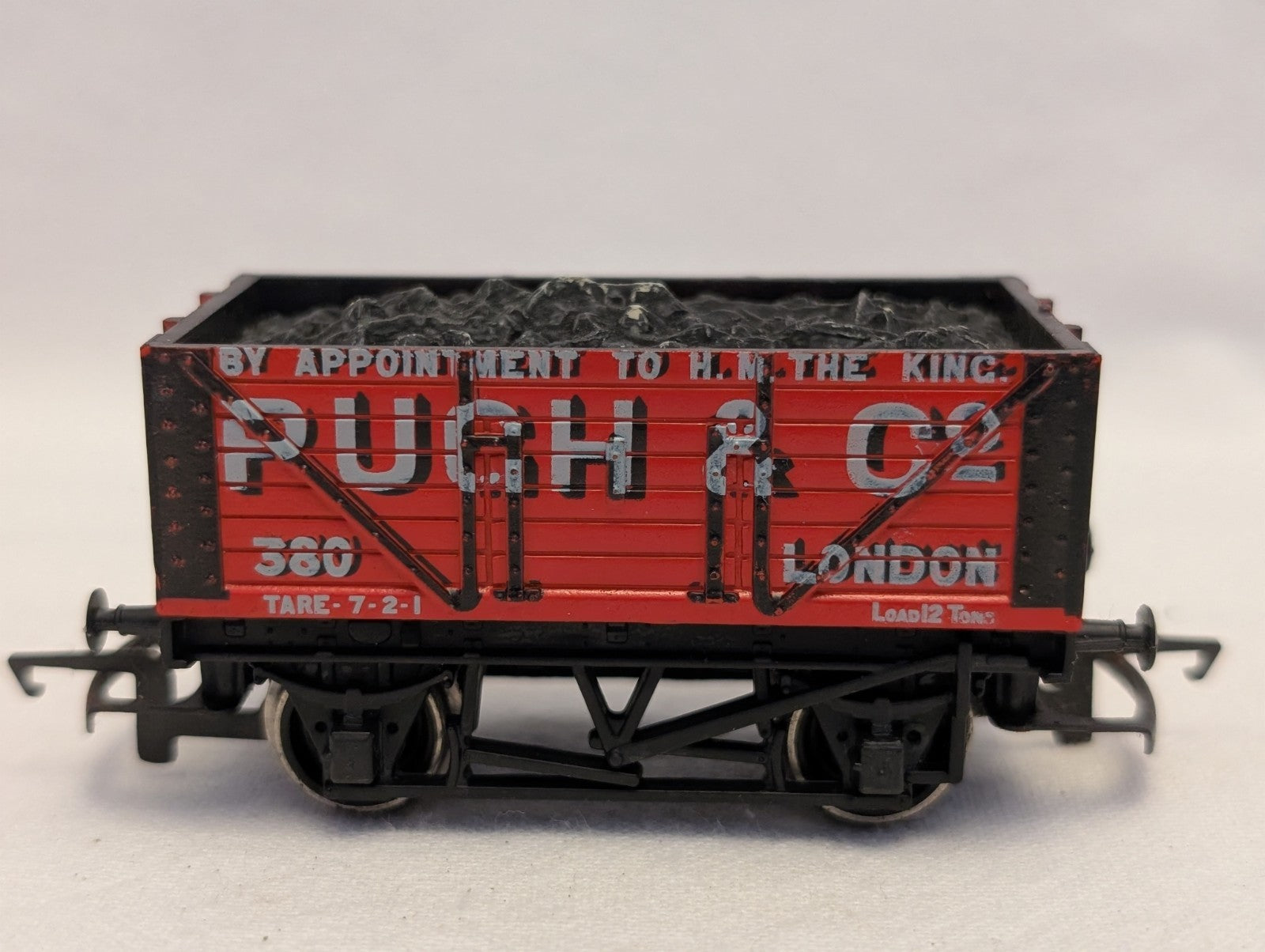 Hornby OO Gauge Pugh & Co 7 Plank Wagon Goods Wagon 380 Pugh & Co Red