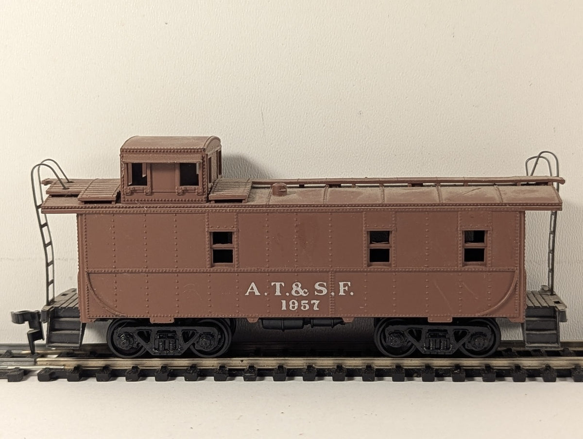 Tri-ang OO Gauge Transcontinental AT&SF Caboose 1957 AT&SF Brown R113