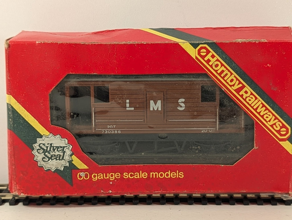 Hornby R.098 OO Gauge LMS Brake Van