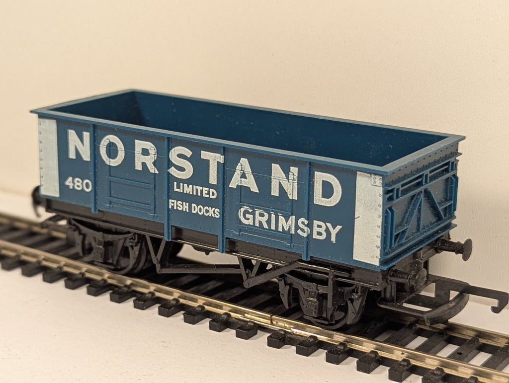 Hornby OO Gauge Norstand Grimsby Fish Docks Mineral Wagon