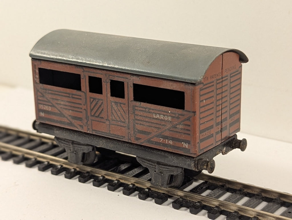 Trix Twin LNER Cattle Wagon OO Gauge - Missing Coupler