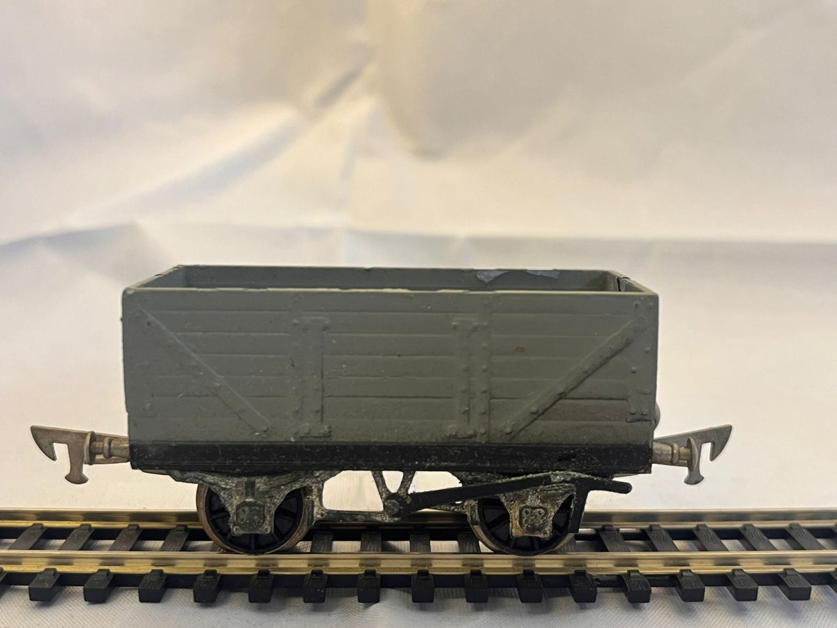Tri-ang R577A 7-Plank Open Wagon Grey