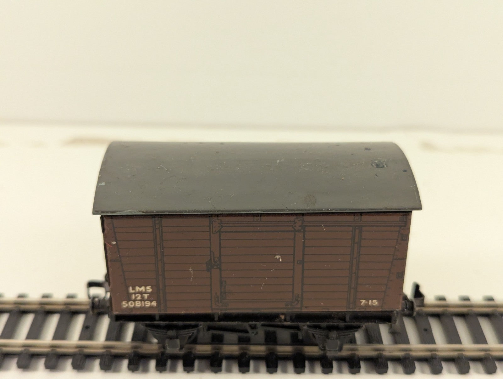 Hornby Dublo 32040 D1 LMS 12 Ton Goods Van OO Gauge