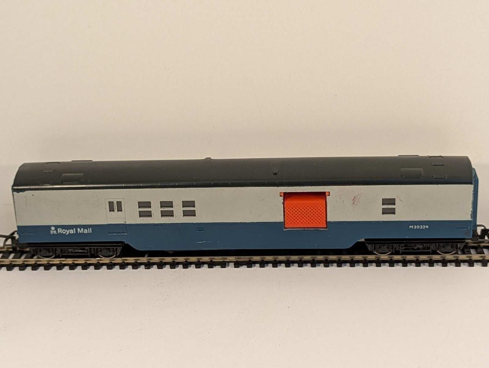 Tri-ang Railways R119 OO Gauge Operating Mail Coach Blue & Grey
