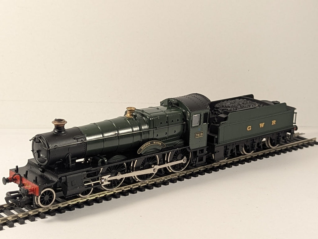 Mainline OO Gauge Manor Class 4-6-0 'Hinton Manor' Steam Locomotive 7819