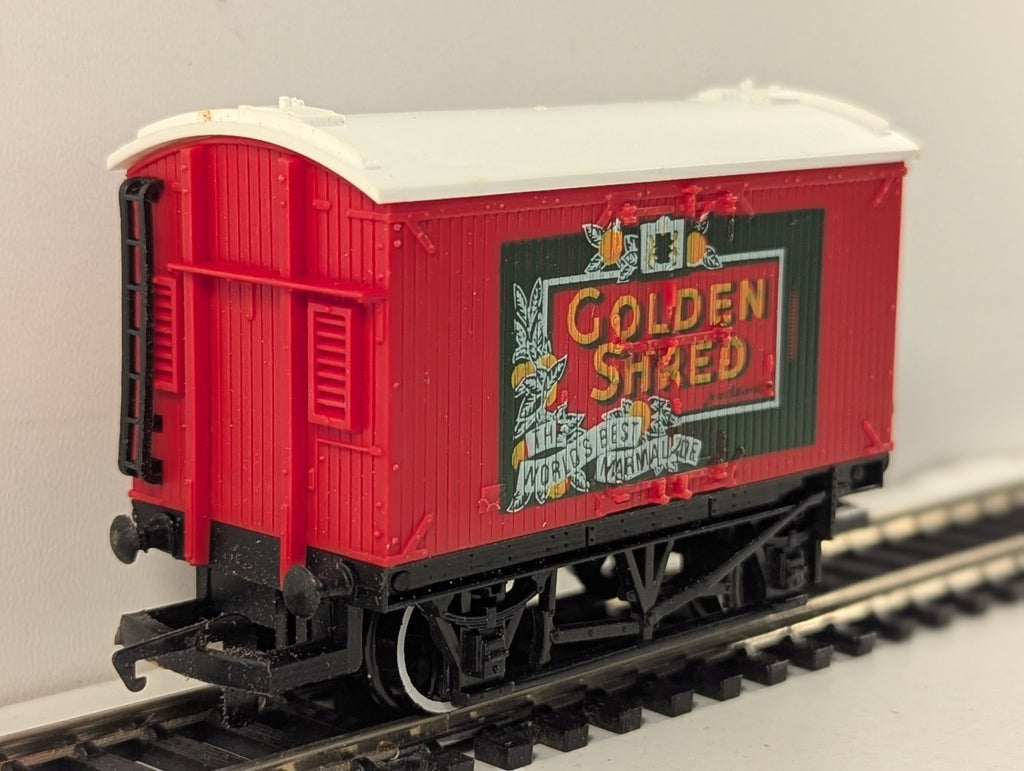 Hornby R009 Golden Shred Closed Van Goods Wagon
