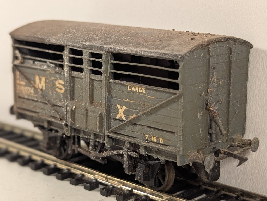 Kitbuilt OO Gauge LMS Cattle Wagon 710034 LMS Grey