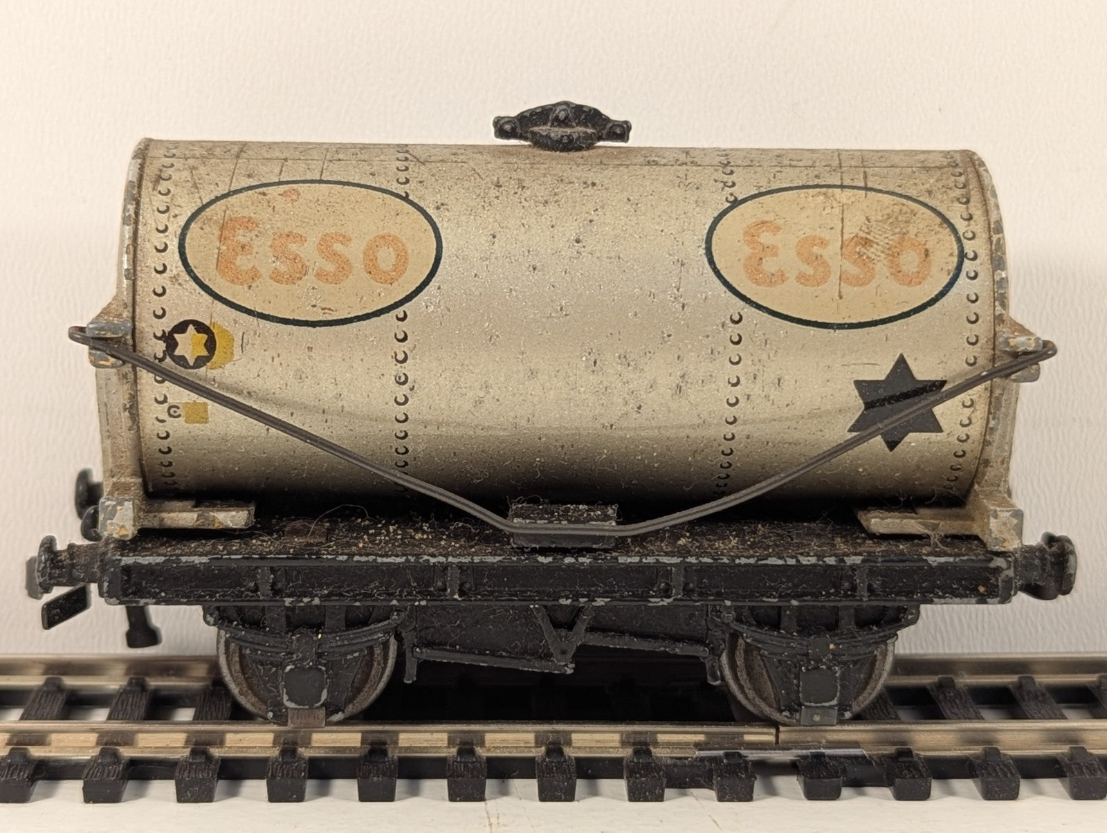 Hornby Dublo D1 OO Gauge Silver Esso Petrol Tank Wagon