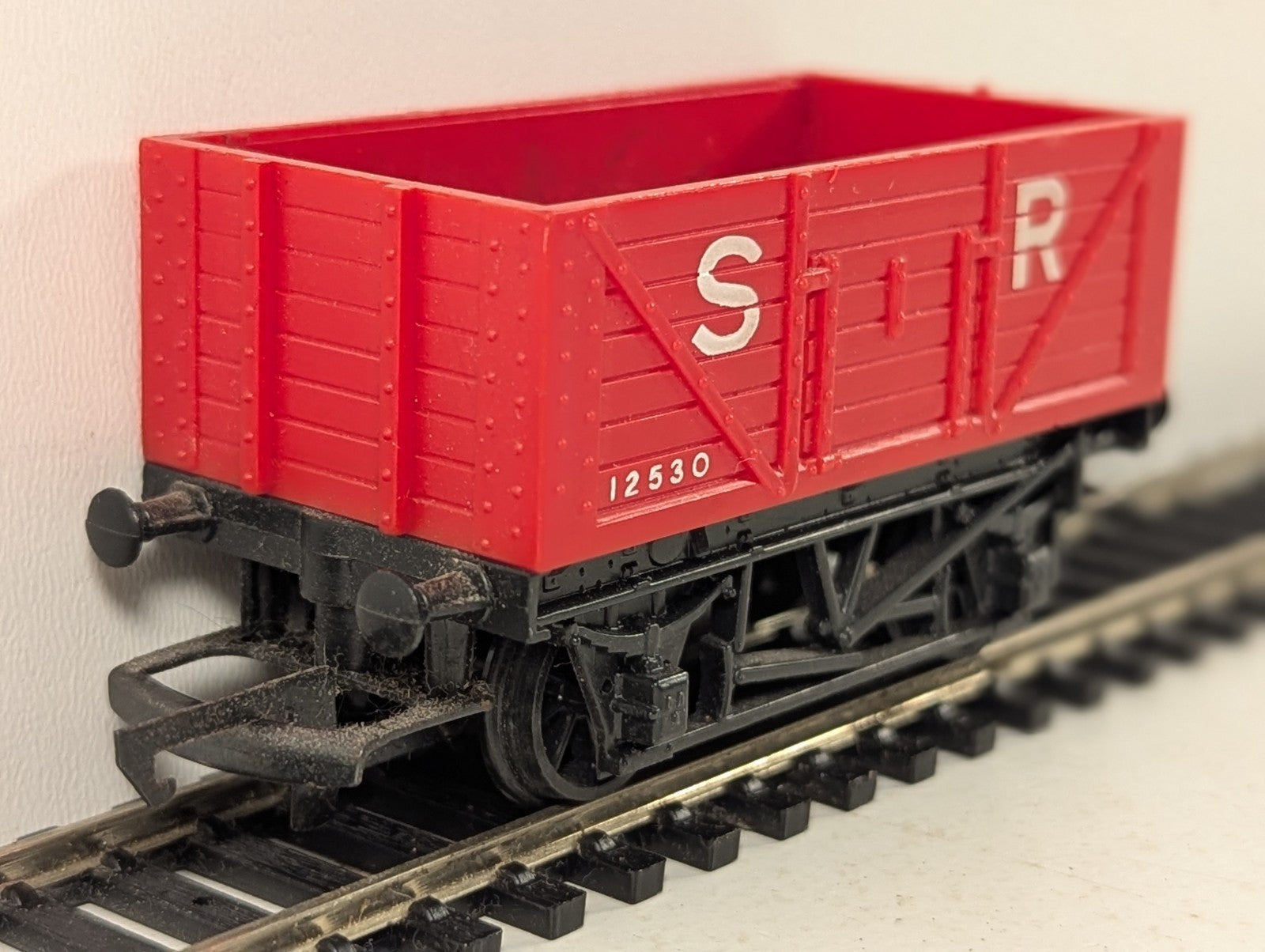 Tri-ang OO Gauge SR 5-Plank Open Wagon Goods Wagon 12530 SR Red