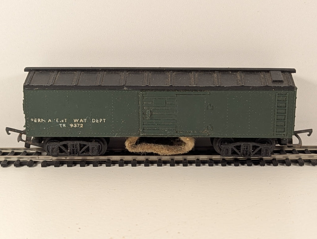 Tri-ang Permanent Way Department TR9372 Track Cleaner Box Carriage