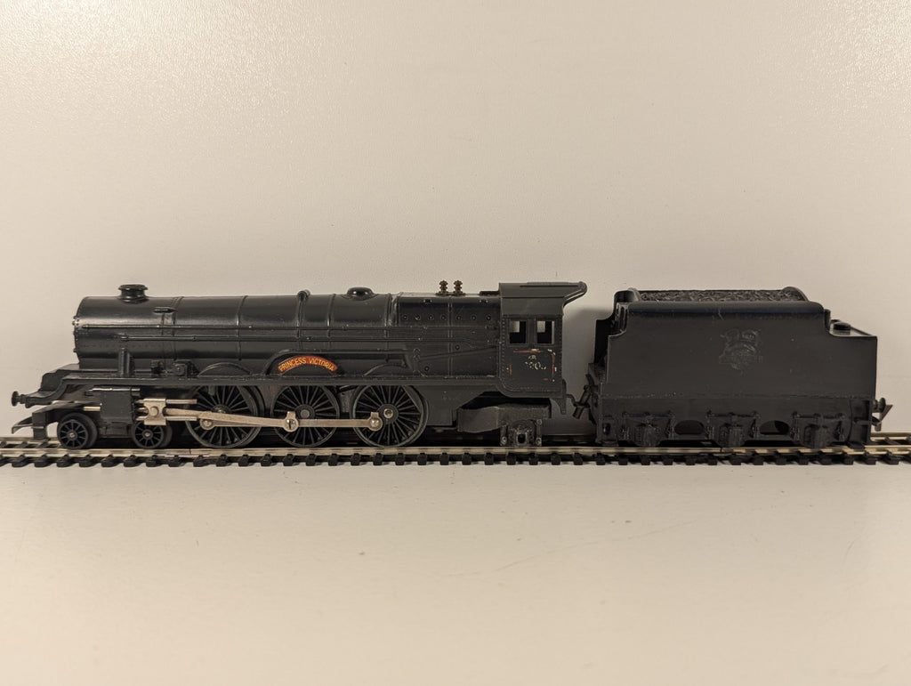 Tri-ang R50 OO Gauge Princess Victoria Poor Runner