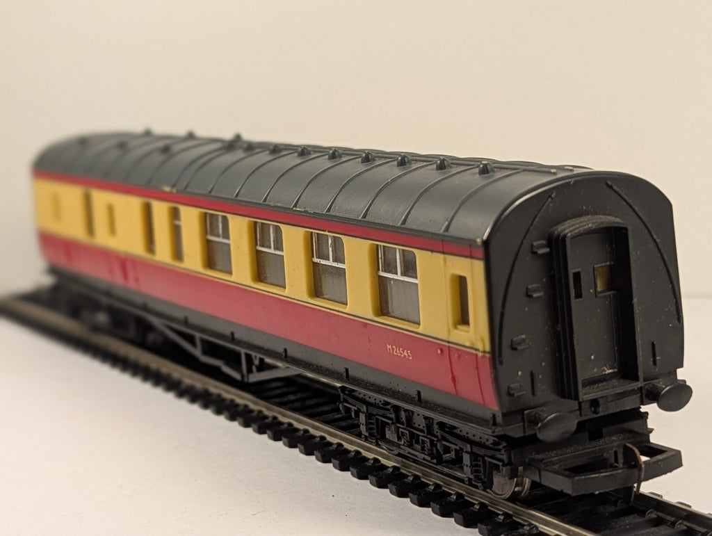 Hornby R438 OO Gauge BR Stanier Brake Coach