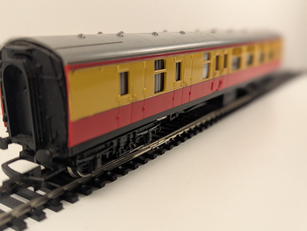 Hornby Tri-ang R627 OO Gauge BR Brake 2nd Coach No. 34100