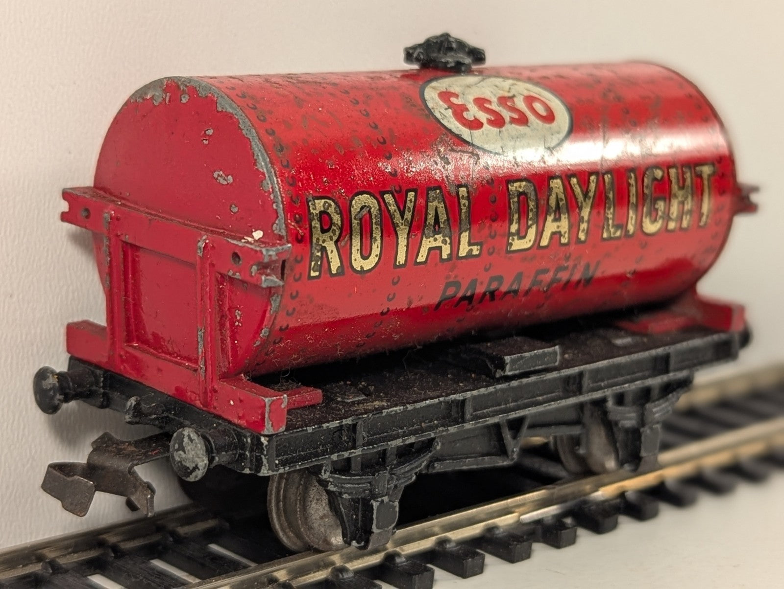 Hornby Dublo D1 OO Gauge Esso Royal Daylight Paraffin Tank Wagon