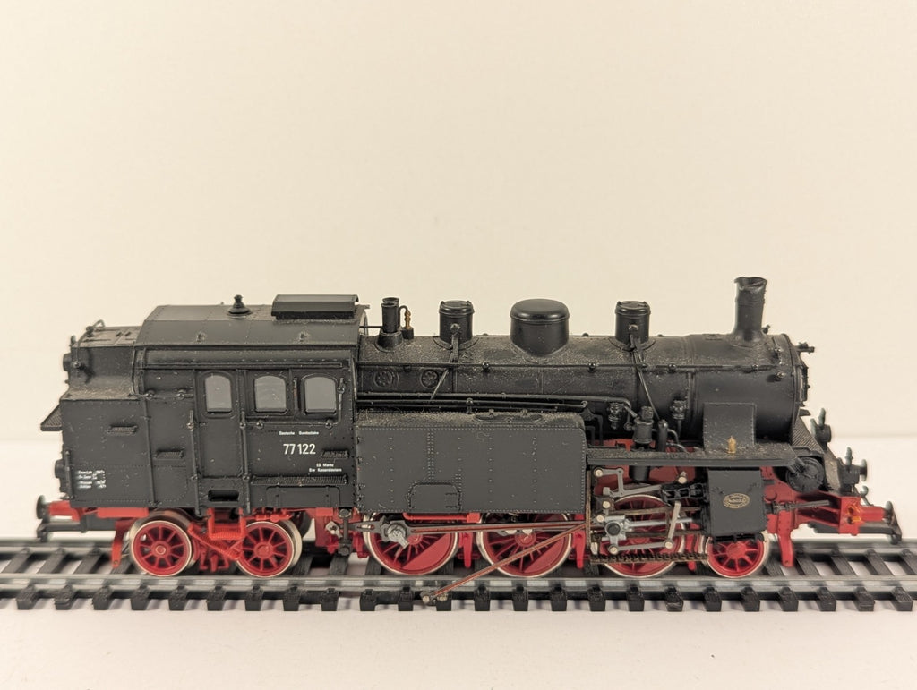Rivarossi HO Gauge DB BR 77 122 Tank Locomotive Poor Runner