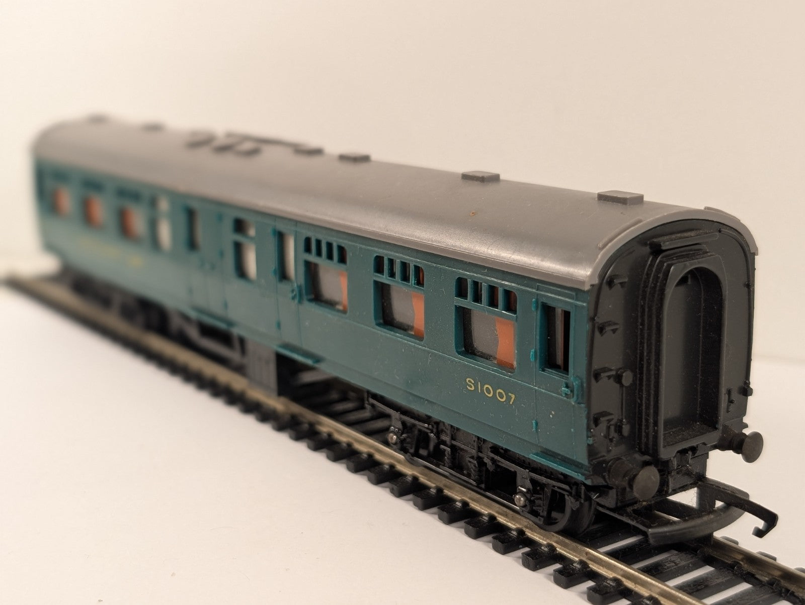Tri-ang R229 OO Gauge Southern Railway 1st Class Restaurant Car