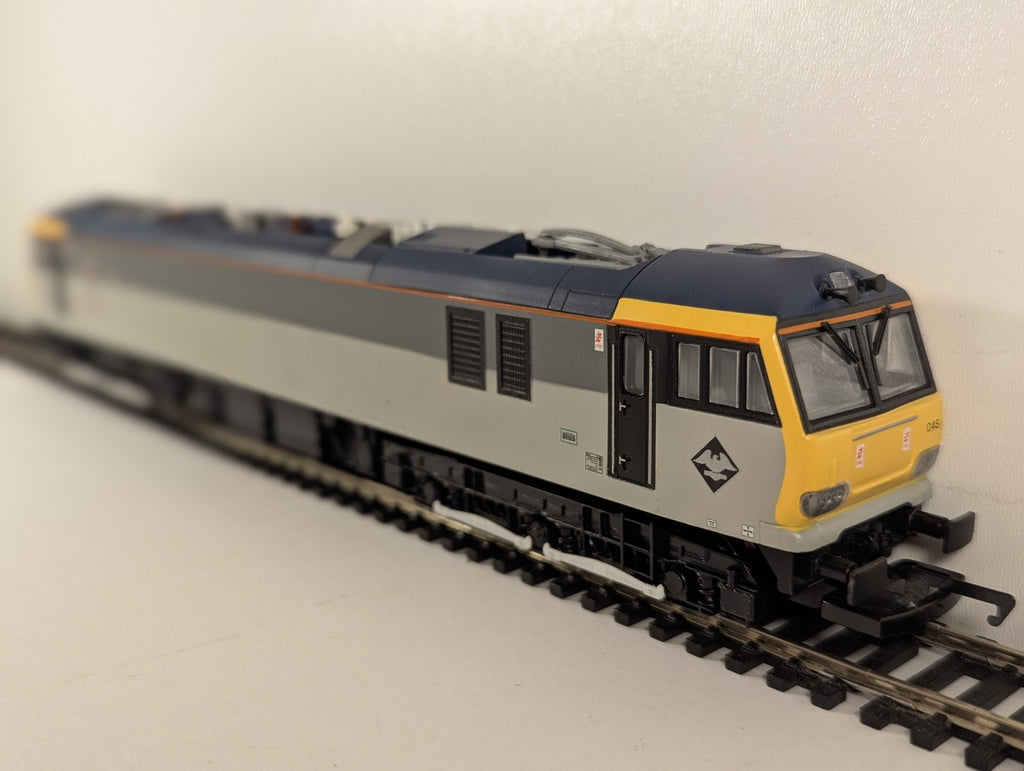 Hornby OO Gauge Class 92 Electric Locomotive 92045 EPS Grey R2035