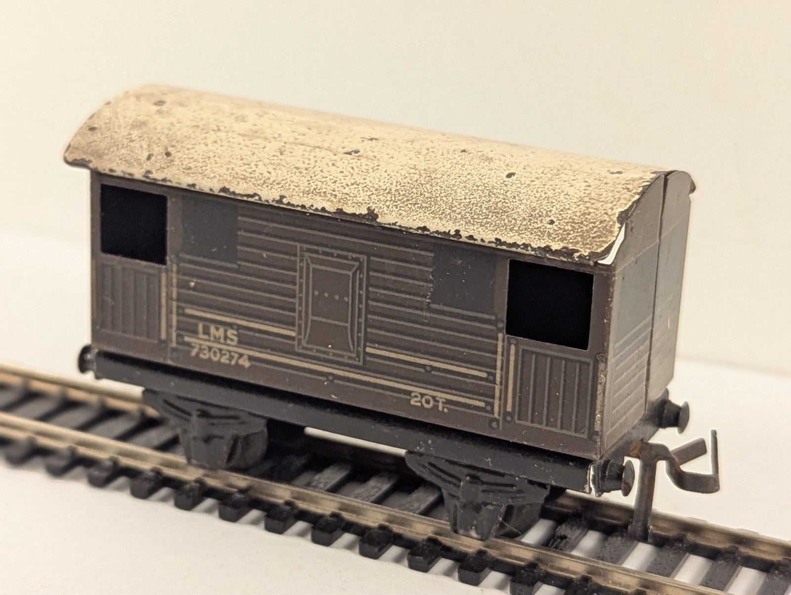 Trix Twin Railways LMS 20 Ton Goods Brake Van OO Gauge