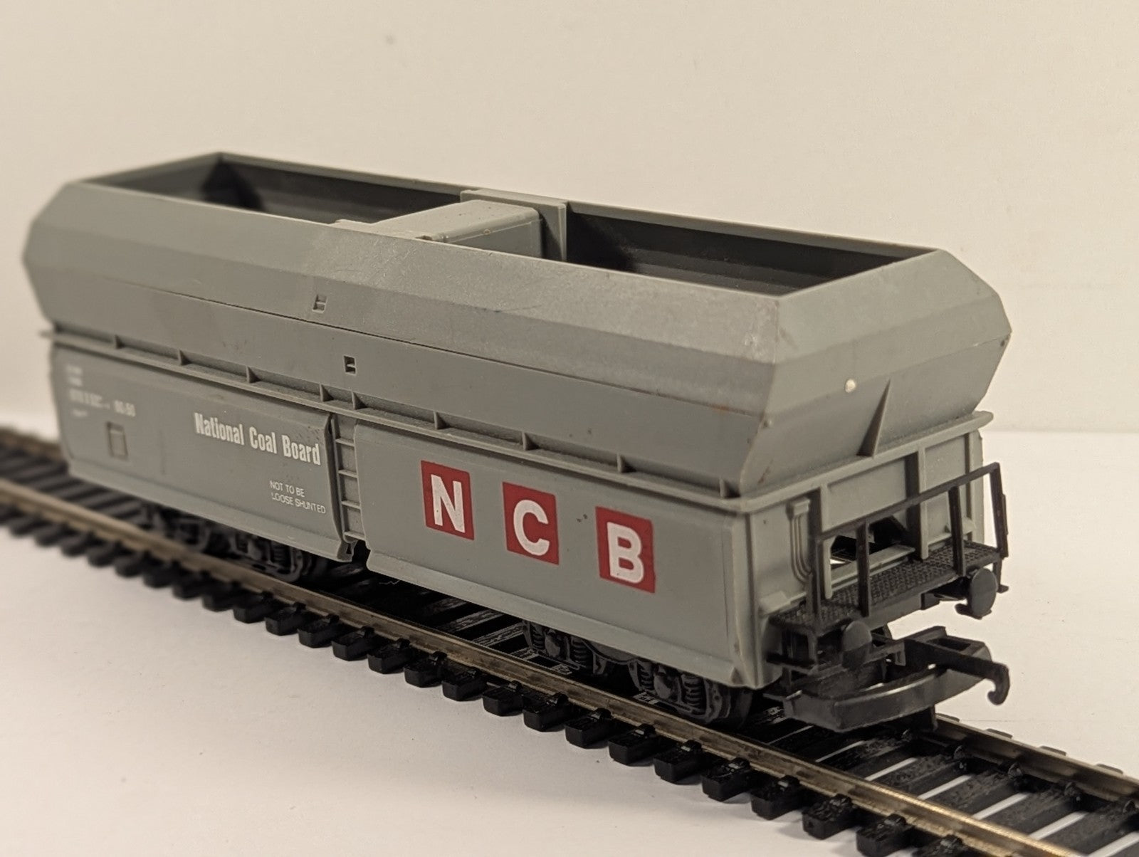 Lima HO Gauge 305615 NCB National Coal Board Fad 167 Bogie Hopper Wagon