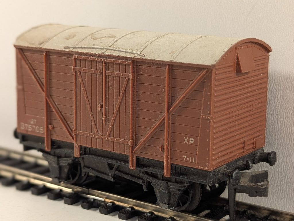 Hornby Dublo 12-Ton Ventilated Van Brown