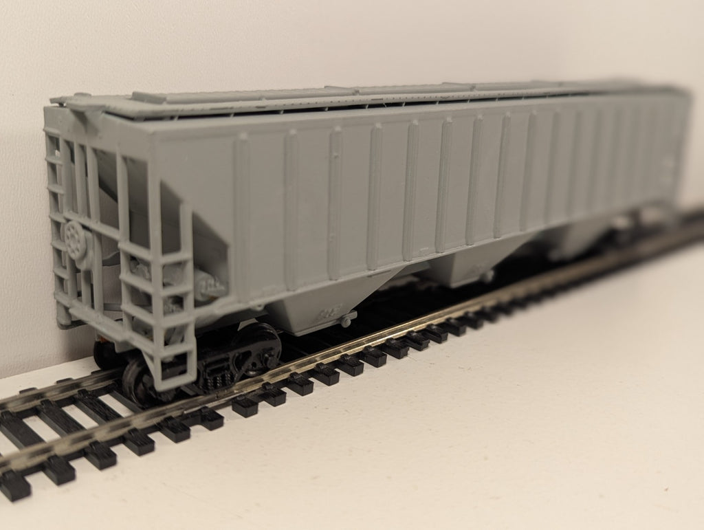 Athearn HO Scale 54' Rib Side 3-Bay Covered Hopper – Painted Unlettered