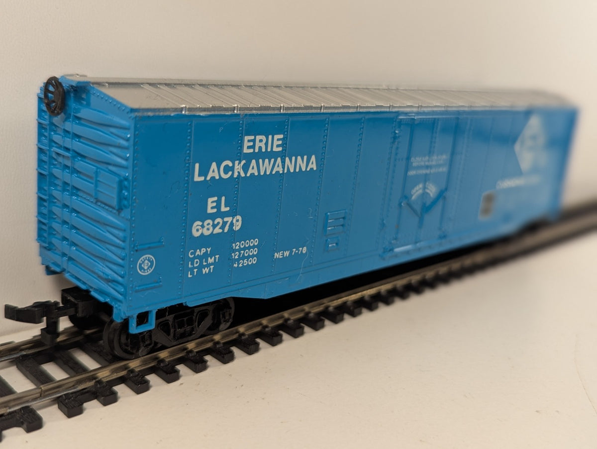 Bachmann HO Gauge Erie Lackawanna 50ft Boxcar