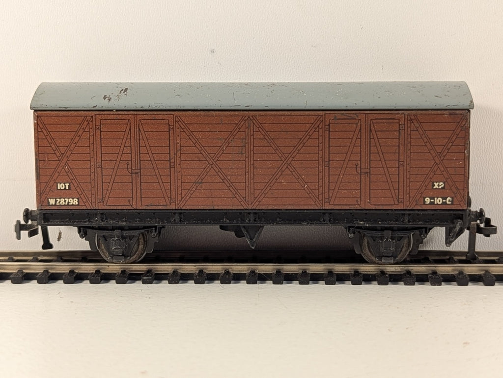 Hornby Dublo BR Ventilated Van Bauxite Brown with Grey Roof OO Gauge