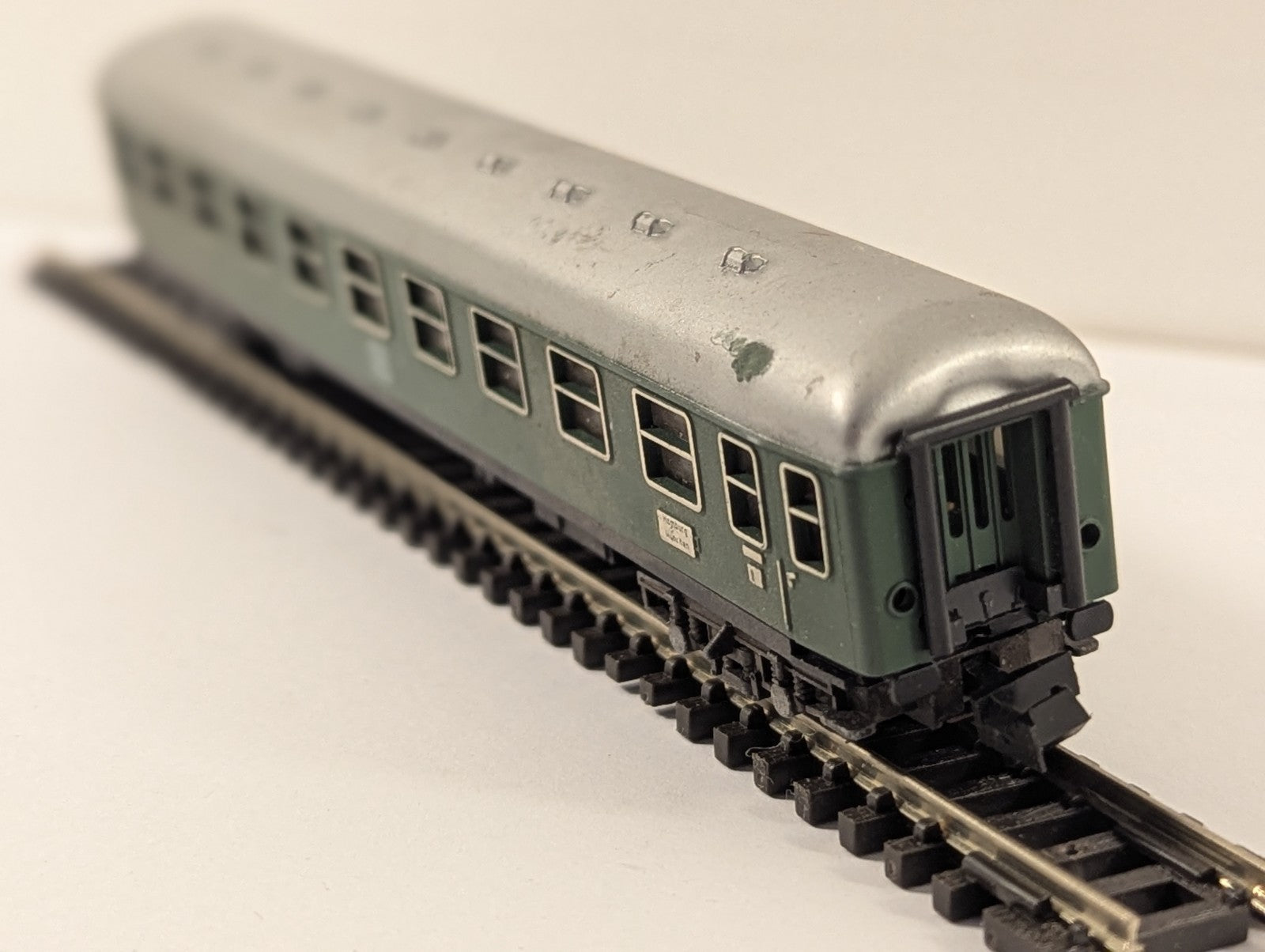 Minitrix 3081 N Gauge DB 2nd Class Coach