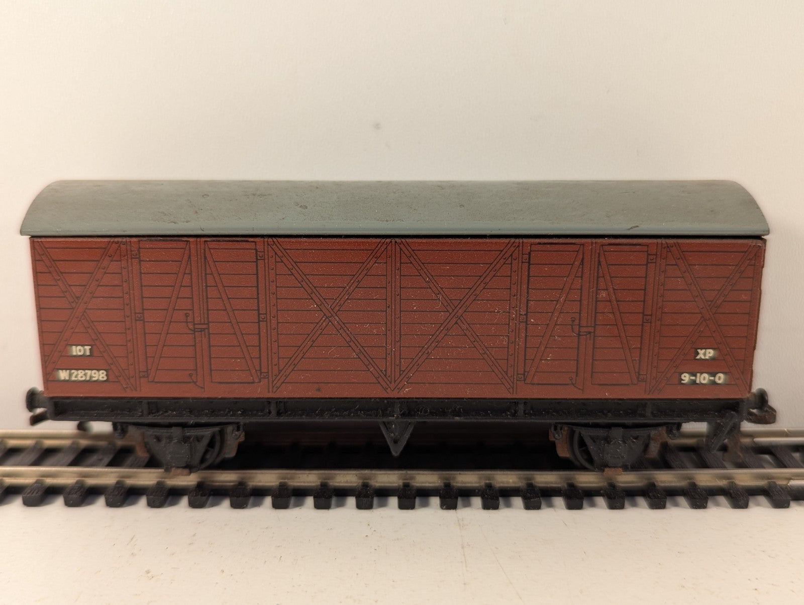 Hornby Dublo D1 Ventilated Van OO Gauge - Boxed