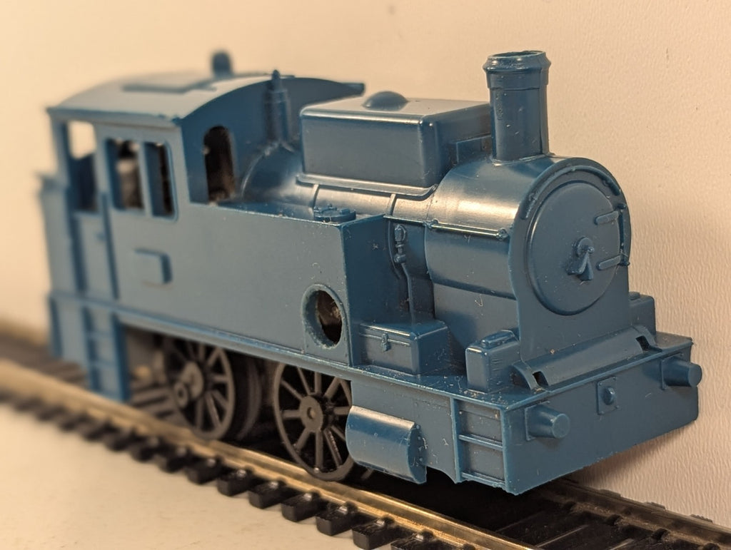 Hornby OO Gauge 0-4-0T Industrial Tank Locomotive Plain Blue  Windup