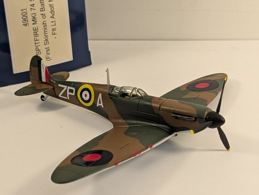 Corgi 49001 Aviation Archive 1:72 Spitfire MkI 74 Sqd RAF Adolf Malan