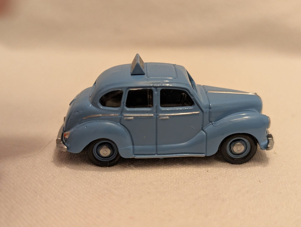 Classix 1:76 / OO Gauge Austin FX3 Taxi Die-cast Model Car LPL 845 Blue