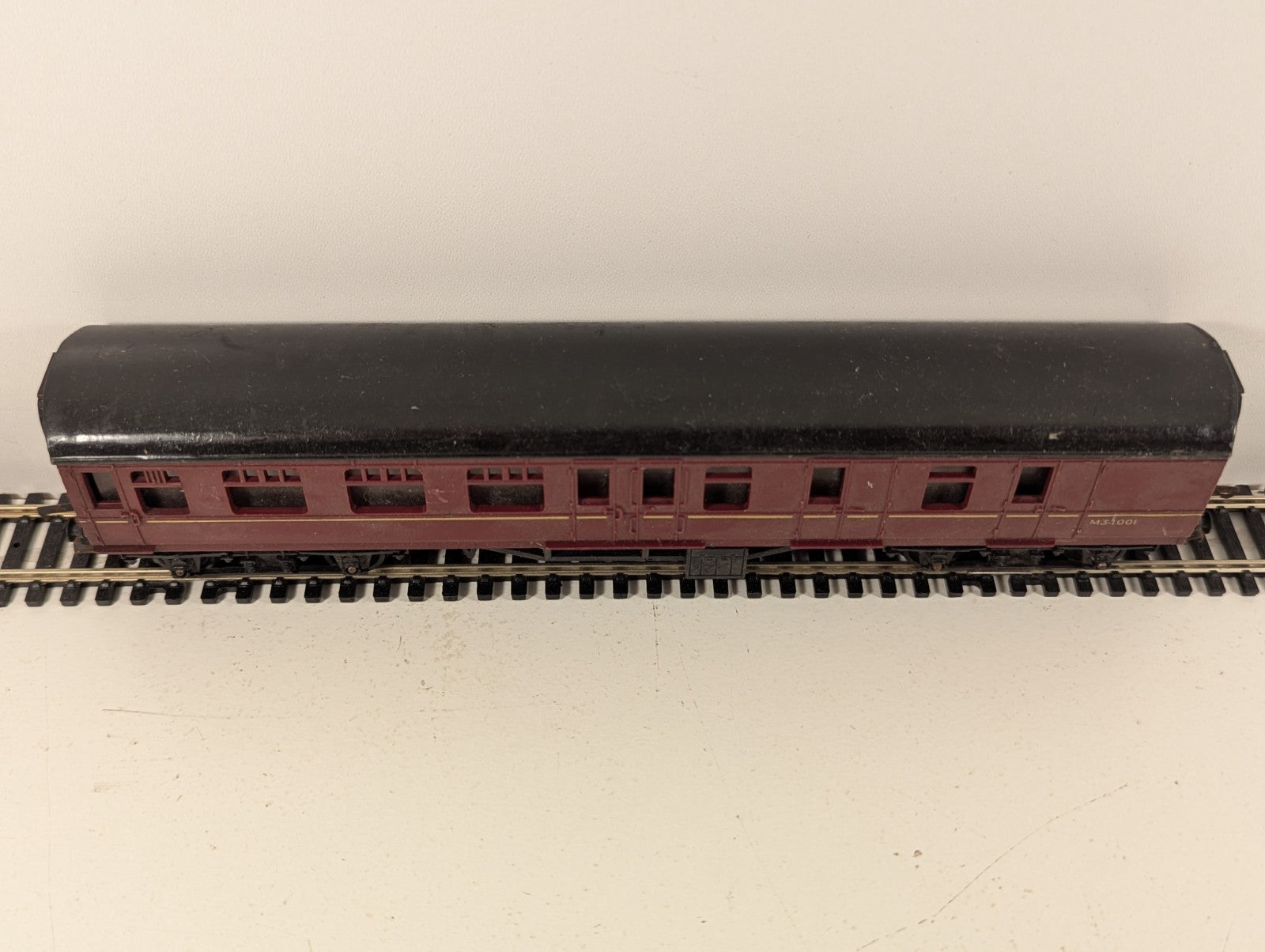 Tri-ang OO Gauge BR Maroon  Coach