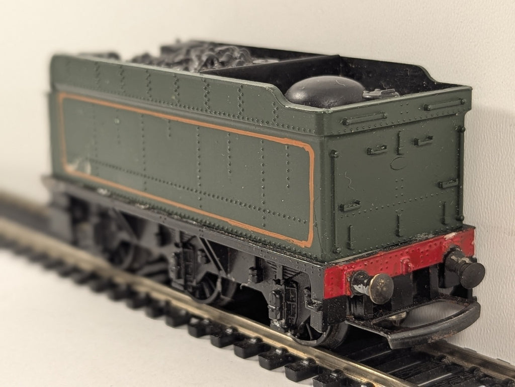 Tri-ang OO Gauge GWR 6-Wheel Tender GWR Green