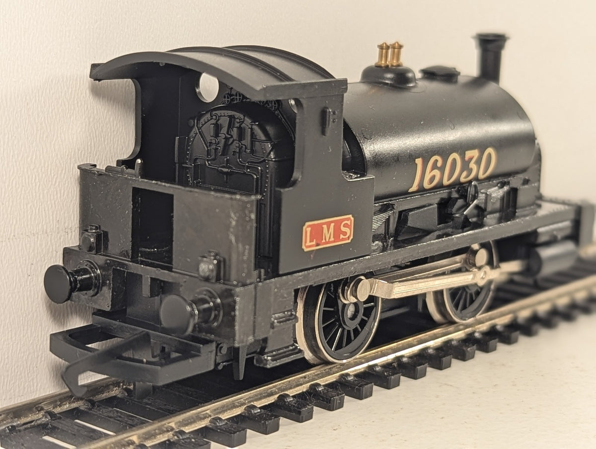 Hornby OO Gauge Class 0F 0-4-0ST Steam Locomotive 16030 LMS Black R.337