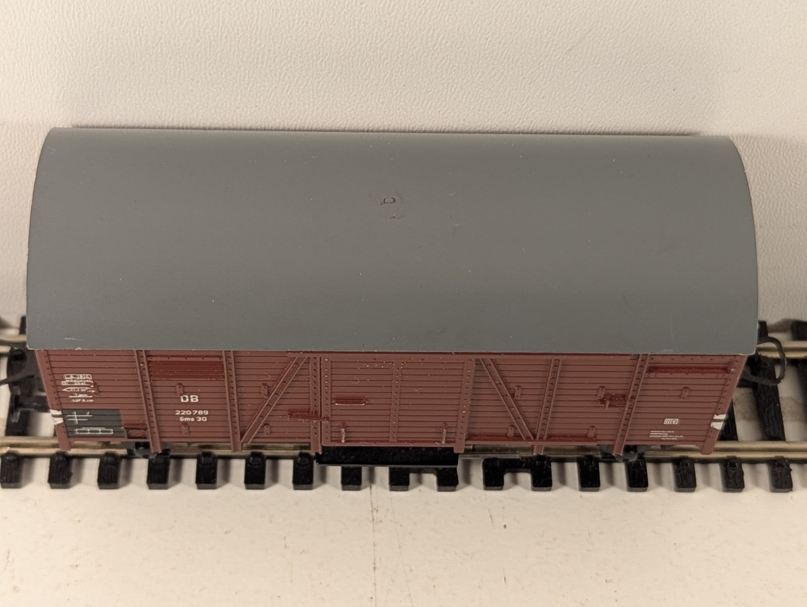 Liliput L225303 Deutsche Bundesbahn Covered Goods Wagon