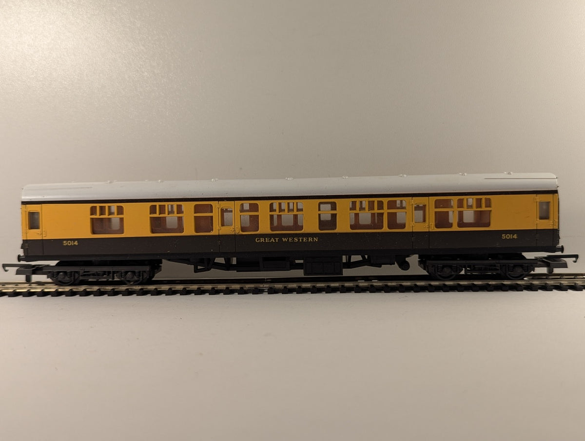 Lima OO Gauge GWR Passenger Coach 5014 GWR Chocolate and Cream