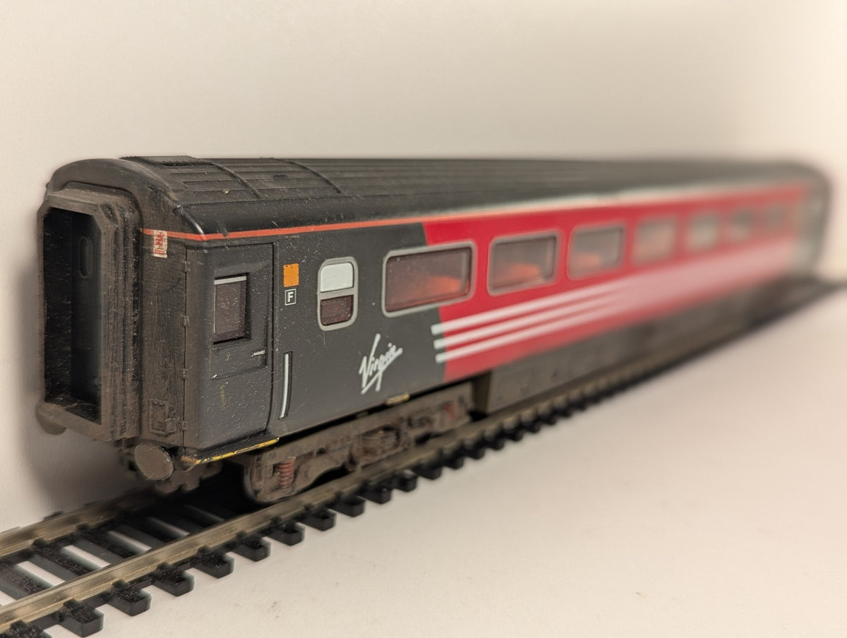 Hornby OO Gauge Mark 3 First Open Coach Passenger Coach 12083 Virgin Trains