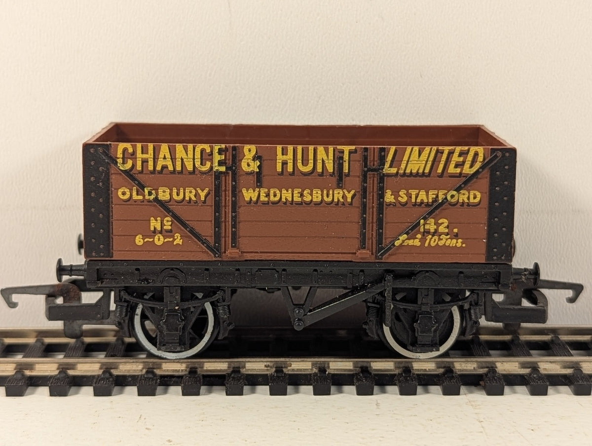 Hornby OO Gauge Chance & Hunt 5-Plank Wagon Goods Wagon 142 R6152