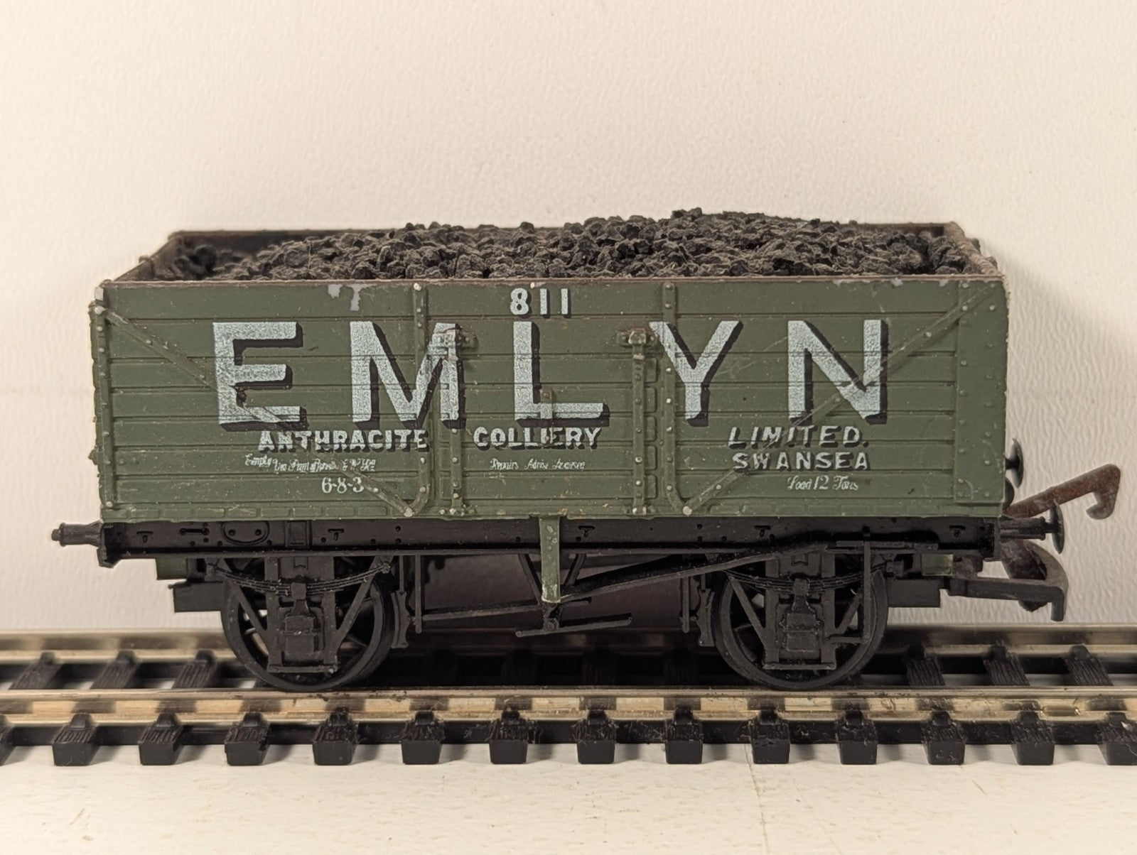 Dapol OO Gauge 7 Plank Open Wagon 811 Emlyn Anthracite Colliery Green