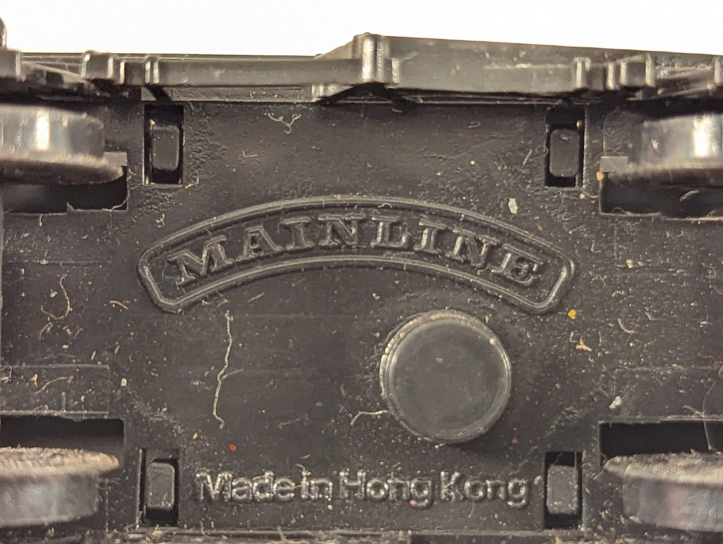 Mainline 37-134 Royal Daylight 12 Ton Petrol Tank Wagon OO Gauge