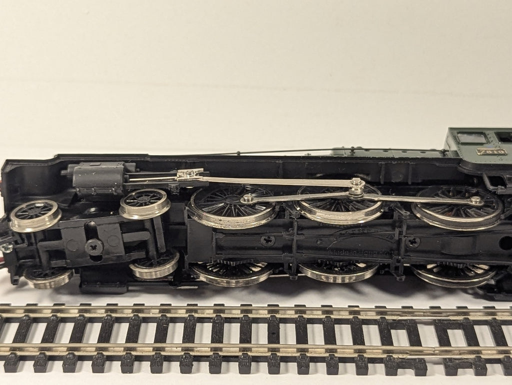 Mainline OO Gauge Manor Class 4-6-0 'Hinton Manor' Steam Locomotive 7819