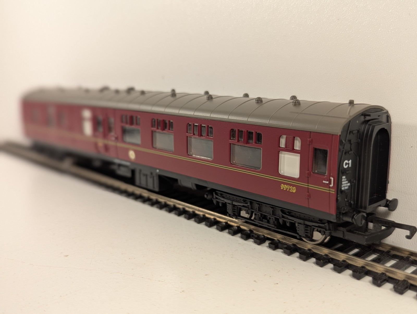 Hornby R4149A Hogwarts Express Brake Coach