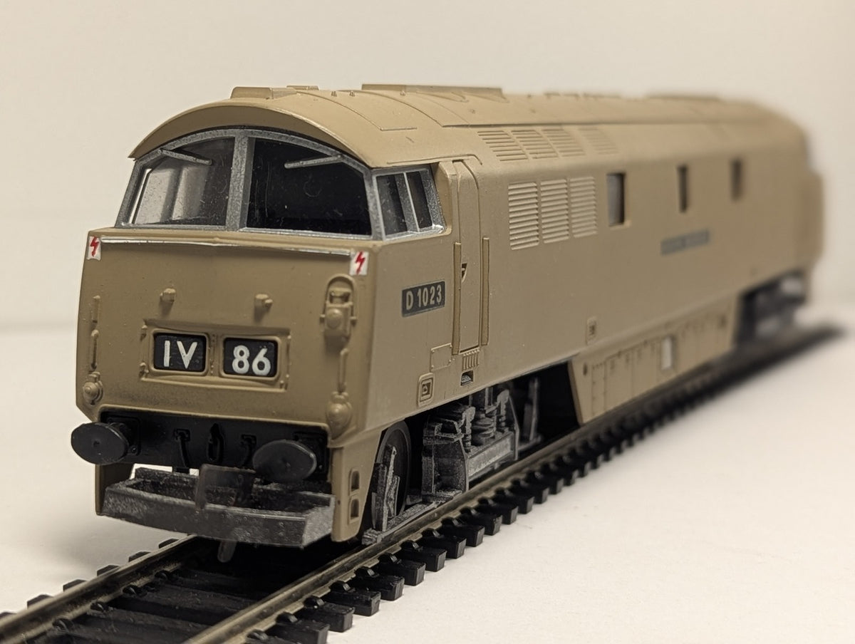 Lima OO Gauge Class 52 Western Enterprise Diesel Locomotive D1023 BR Desert Sand