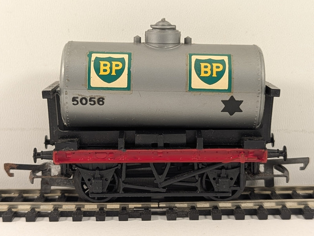 Tri-ang OO Gauge Shell-BP Petrol Tank Wagon 5056 BP Silver R.12