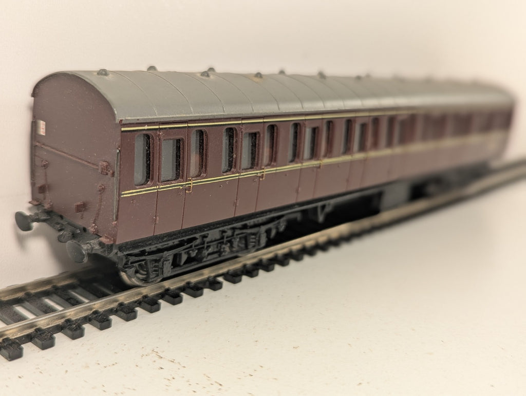 Bachmann Branchline OO Gauge BR Mk1 57ft Suburban Coach