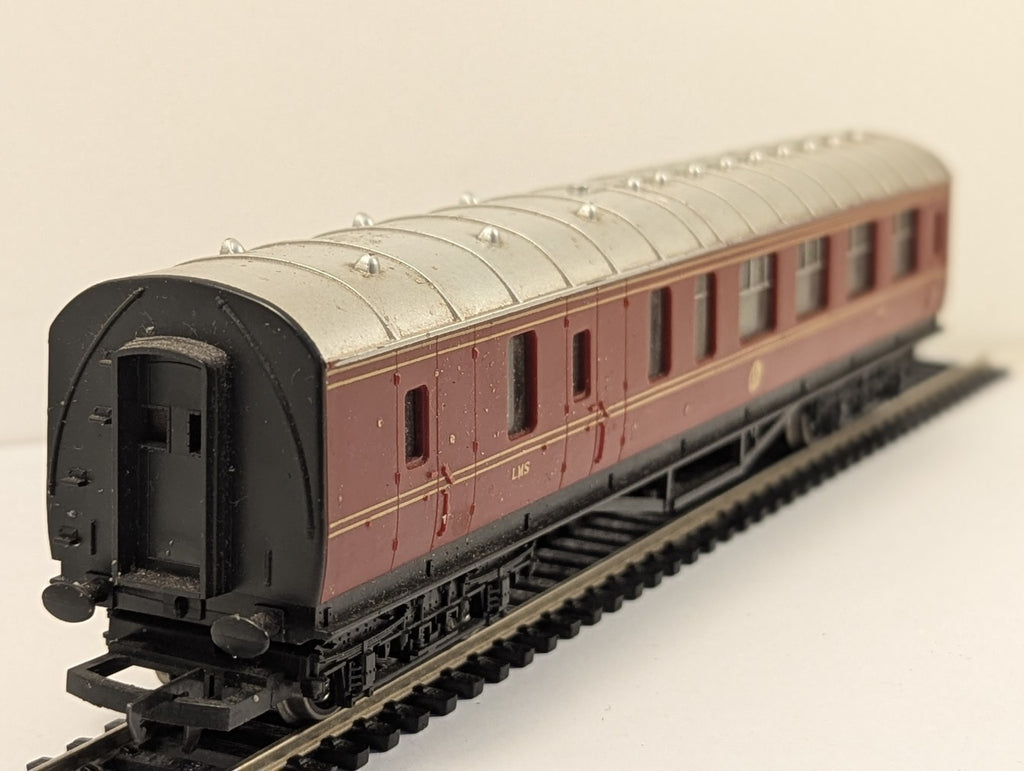Hornby OO Gauge R423 LMS Brake 3rd Coach 5644