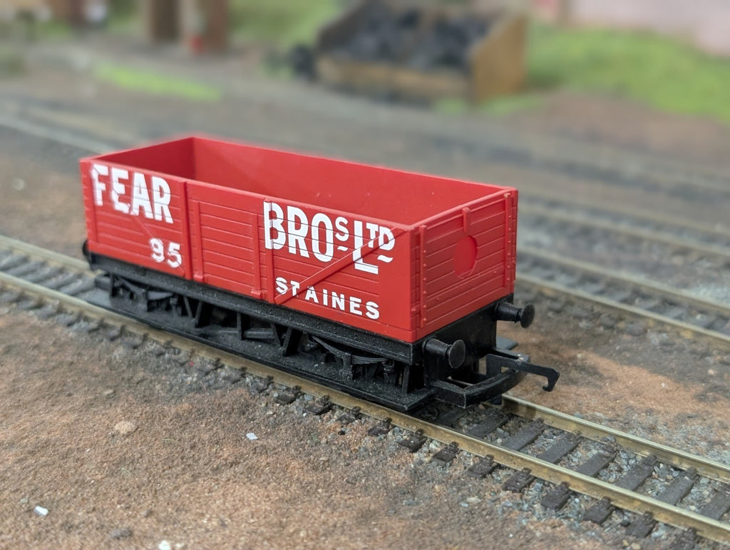 Hornby Fear Wagon Split From R1111K The Coastal Freight Train Set